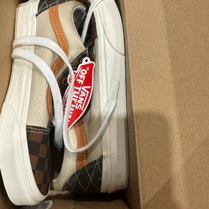 Brand new VANS checkerbo